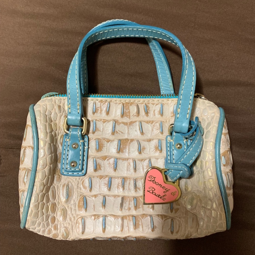 Dooney & Bourke small purse